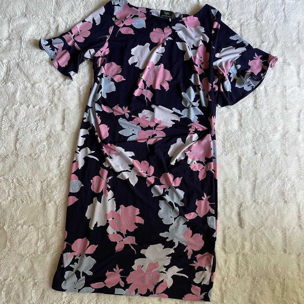 Taylor maternity dress size L